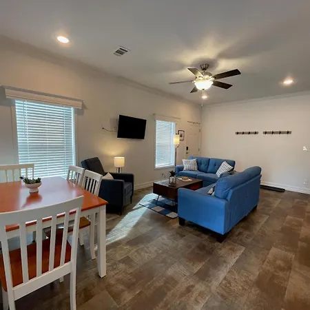 3Bed2Bath With Creek And Open Spaces-3